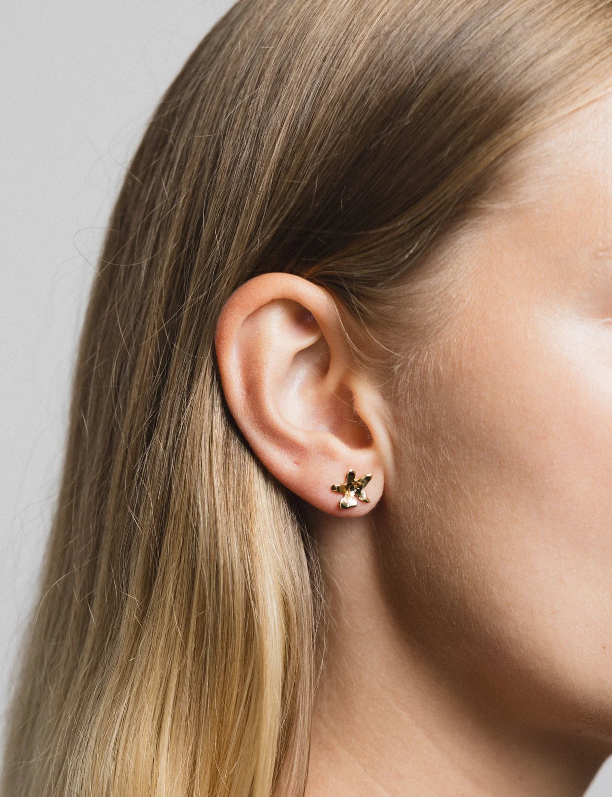 Wolf Circus Flower Studs