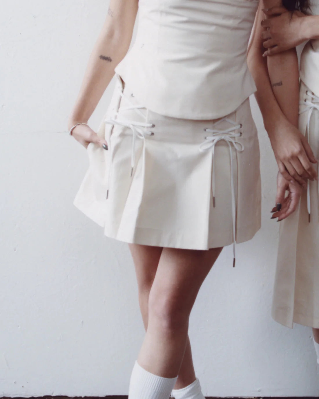 Koredoko The Shift Skirt Mini in Cream