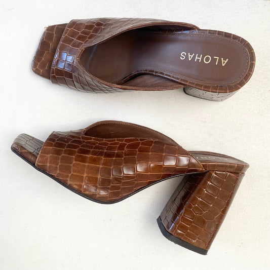 Alohas Croc Embossed Heels (37)