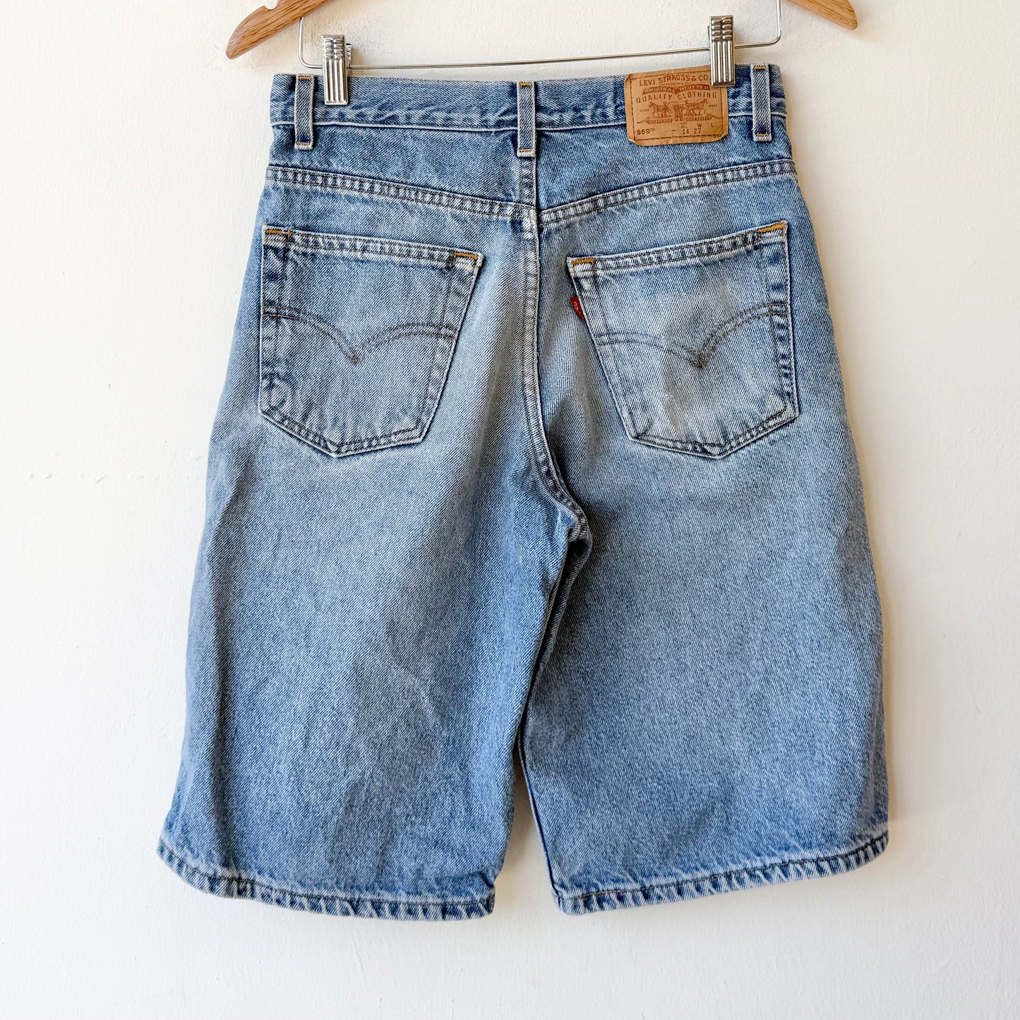 Vintage Levi’s 569 Shorts (28” Waist)