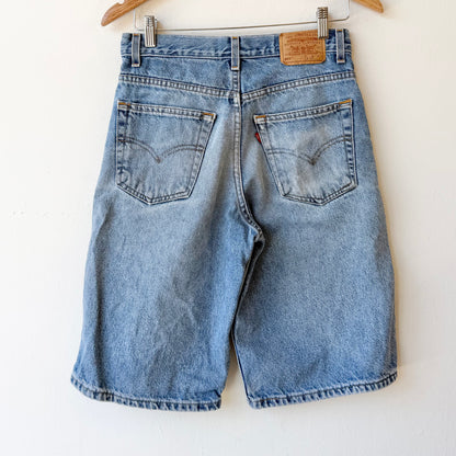 Vintage Levi’s 569 Shorts (28” Waist)