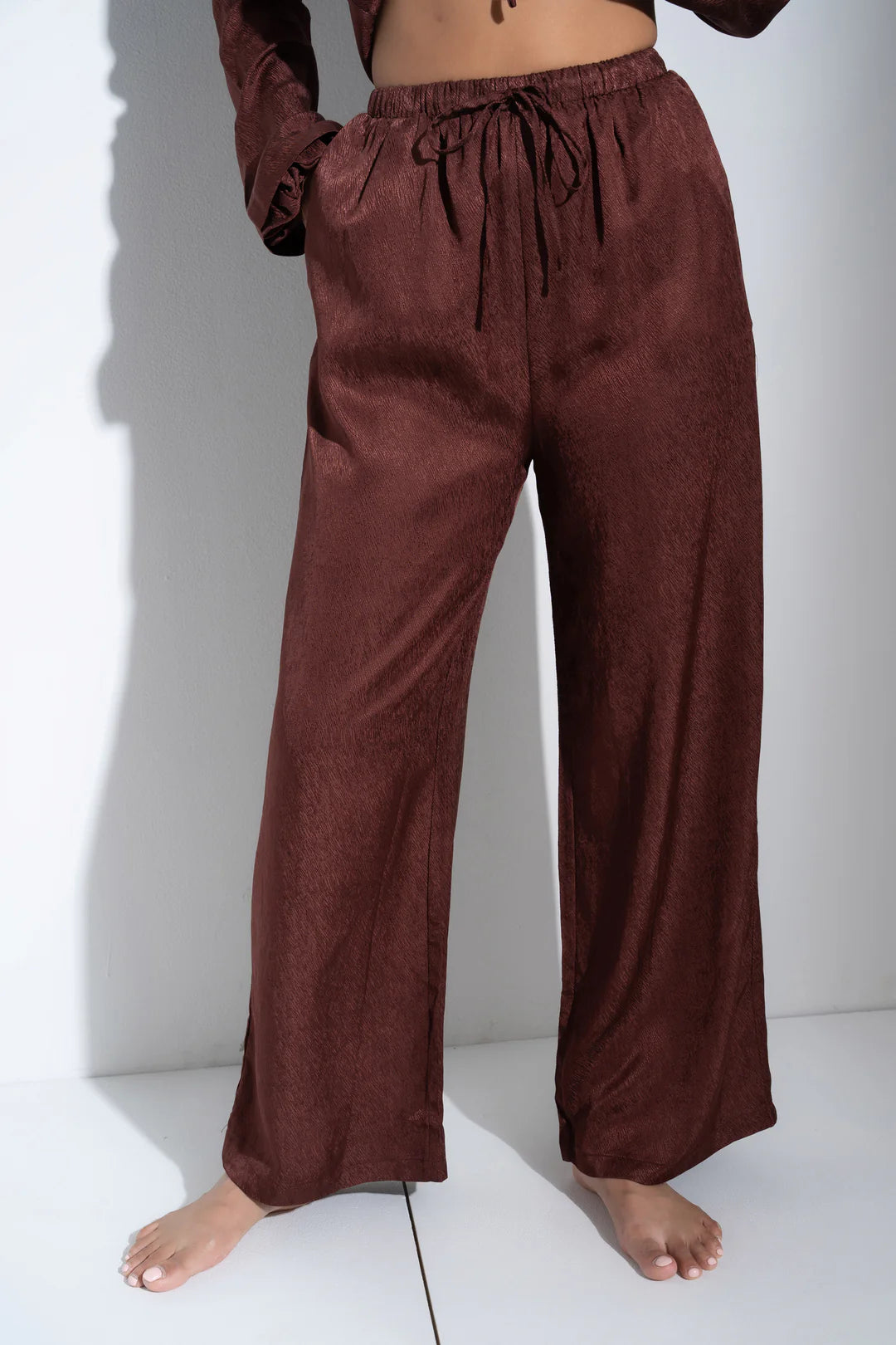 Be Idle Drawstring Pant in Brown