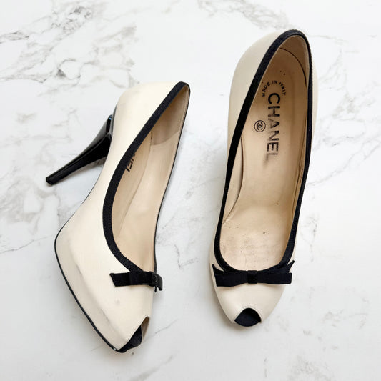 Chanel Bow Heels(Sz 39.5)