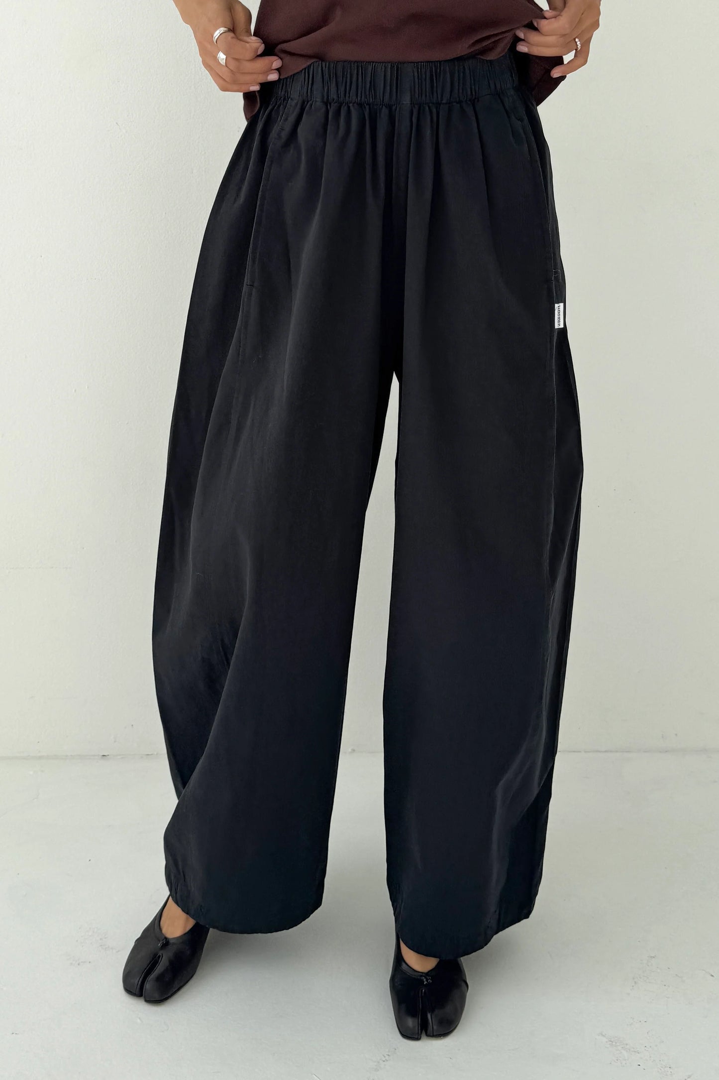 Le Bon Shoppe Parachute Pants in Black