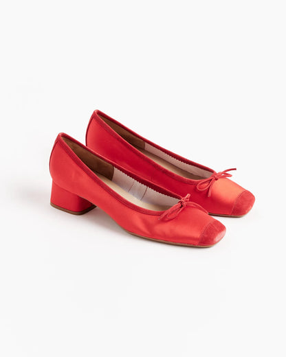 Hai Fetiche Shoes in Red (Sz 39)