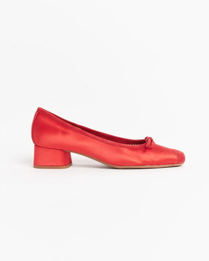 Hai Fetiche Shoes in Red (Sz 39)